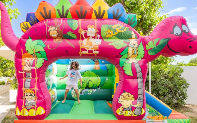 Color Alexandra Plaza Family Hotel