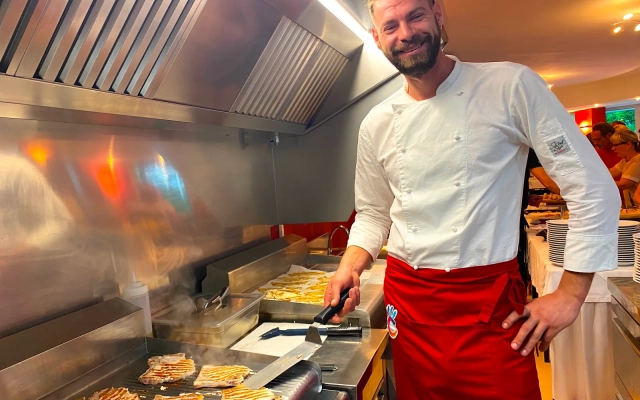 Color King Marte Village