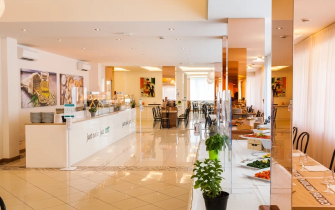 Color Metropolitan Family Hotel
