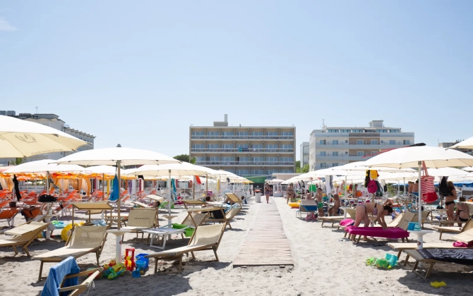 Color Miami Beach Family Hotel