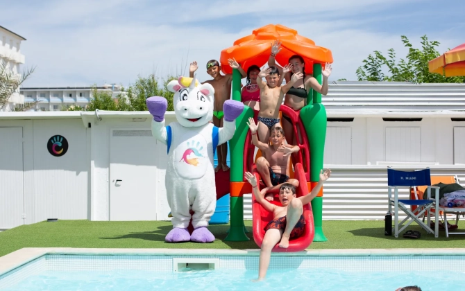 Color Miami Beach Family Hotel