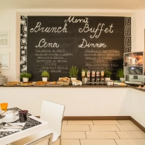 Color Mokambo Shore Hotel