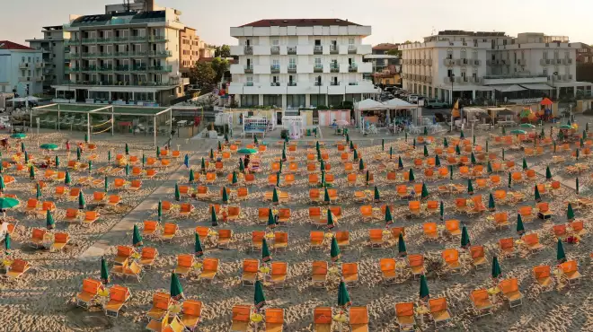 Scegli, Prenota, Risparmia!⭐