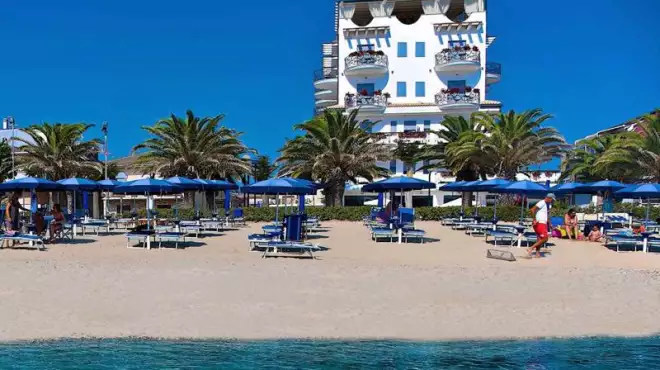 LUGLIO: LA VACANZA DELLA FAMIGLIA