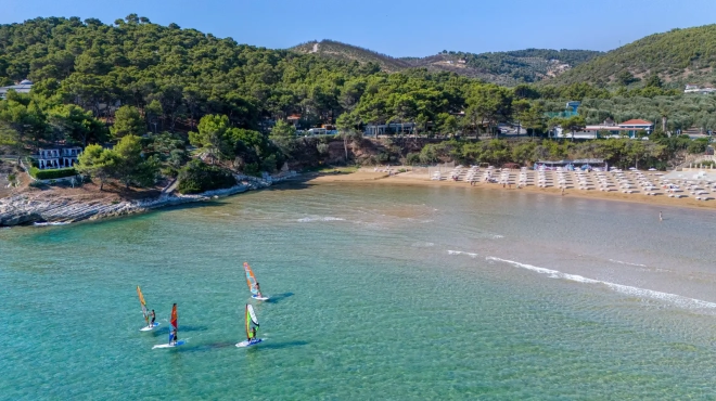 Free loungers and beach umbrella on the 3rd row guaranteed