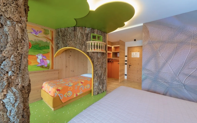 The Tom Thumb Room