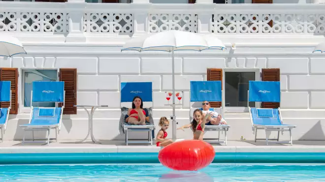 Bimbi, preparatevi per un tuffo in piscina!