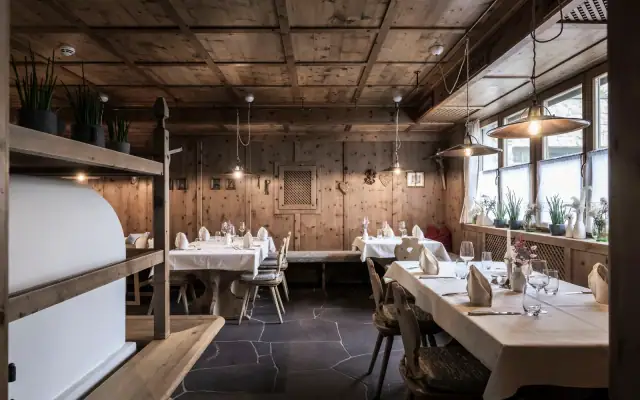 Post Alpina Family Mountain Chalet