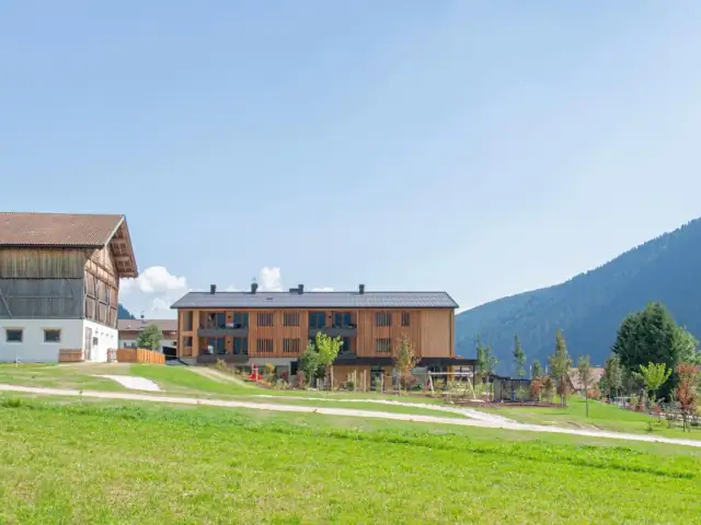 linara mountain family stay
