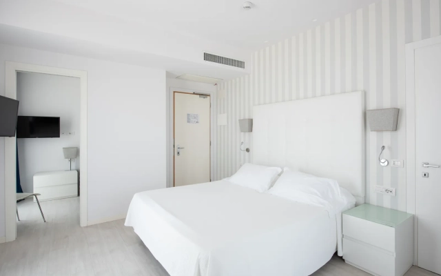 Seafront Ocean Rooms