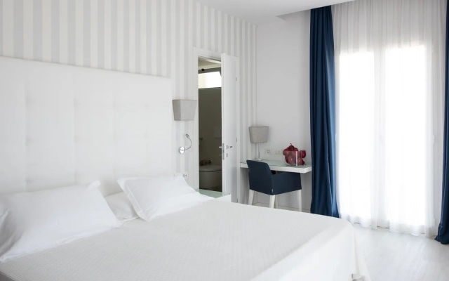 Seafront Ocean Rooms