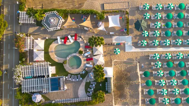 Aquamarin, die Farbe des All-Inklusiv-Urlaubs