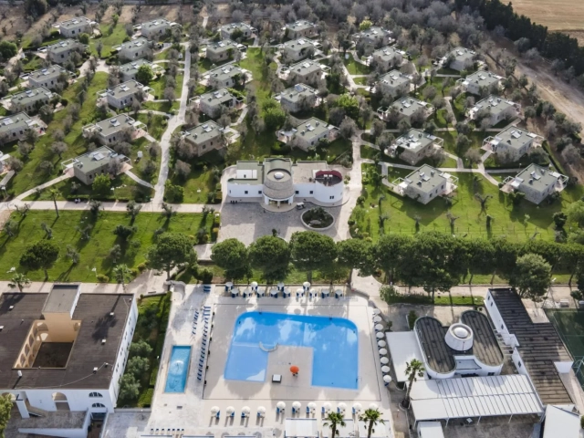 Color Dolmen Family Village