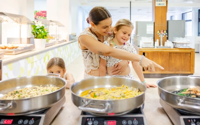 Color Dolmen Family Village