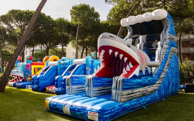 Color Dolmen Family Village