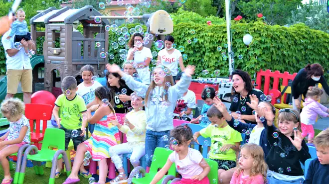 12 ore di animazione ed esperienze incluse!