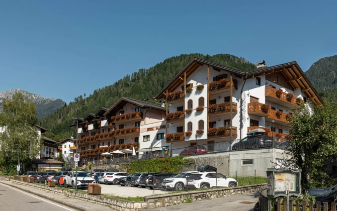 Family Hotel La Perla