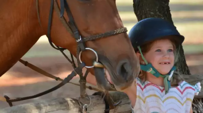 “Ciao Mamma, ciao Papà! Io vado a cavallo… ci vediamo stasera!”