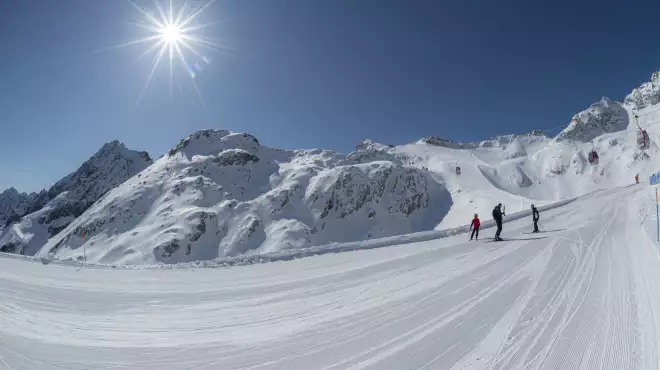 SUNNY WEEK MARZO